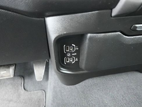 Used 2022 RAM 2500 Big Horn AWD/4WD image 17