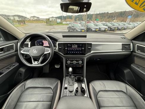 Used 2021 Volkswagen Atlas SEL Premium image 19
