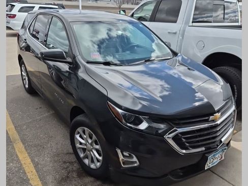 Used 2018 Chevrolet Equinox LT image 1
