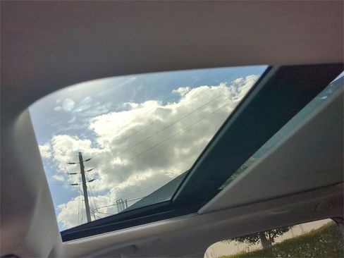 Used 2022 Nissan Rogue SL image 20