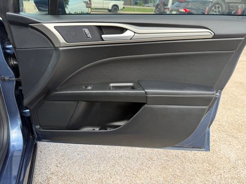Used 2018 Ford Fusion SE image 24