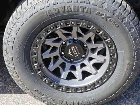 Used 2019 Toyota 4Runner SR5 AWD/4WD image 6
