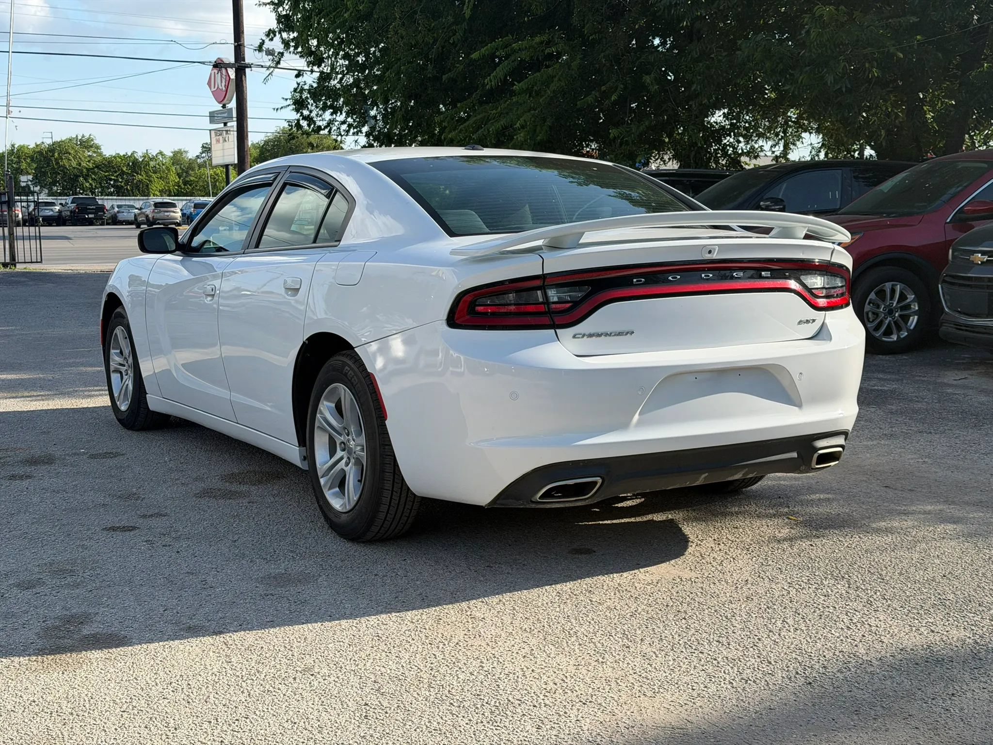 Used 2018 Dodge Charger SXT RWD image 8