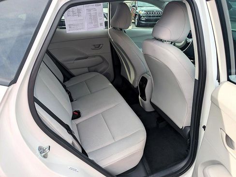 Used 2025 Hyundai Kona SEL image 13