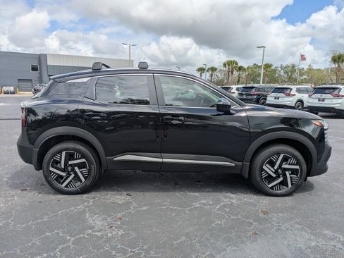 New 2026 Nissan Kicks SV FWD image 3