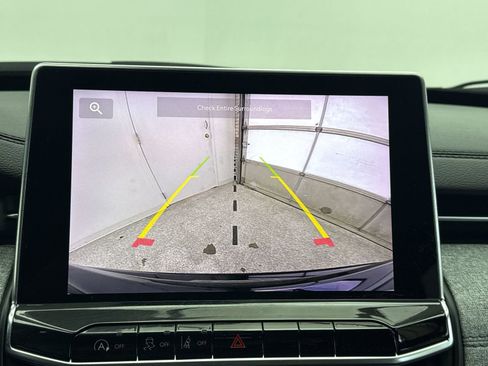 Used 2024 Jeep Compass Sport image 23