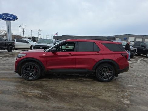 Used 2025 Ford Explorer ST-Line w/ Premium Package image 3