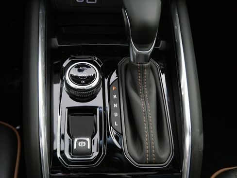 New 2026 GMC Canyon AT4 w/ Technology Plus Package AWD/4WD image 17