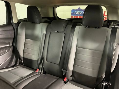 Used 2016 Ford Escape SE w/ Equipment Group 201A FWD image 16