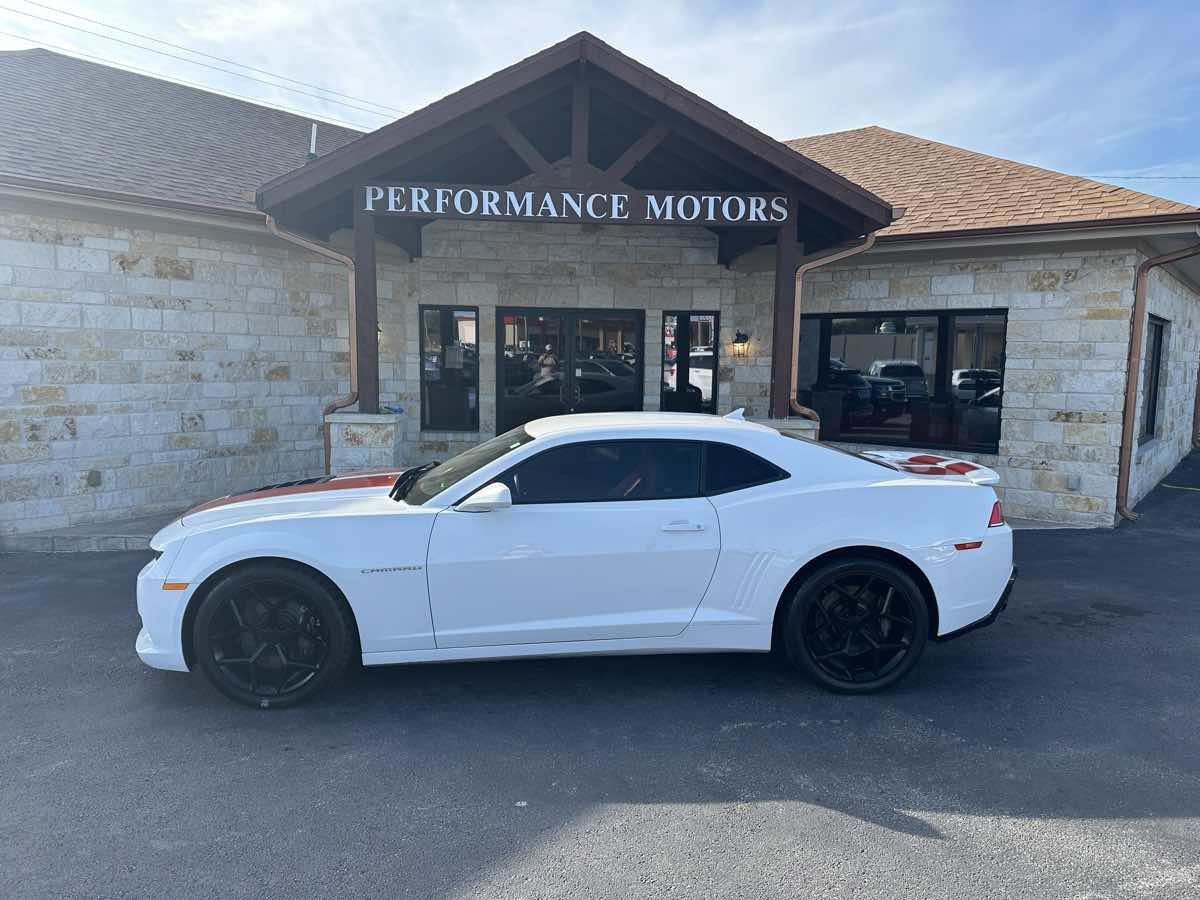 Used 2015 Chevrolet Camaro SS w/ RS Package RWD image 2