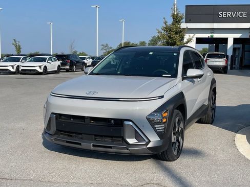 Used 2024 Hyundai Kona Limited FWD image 3
