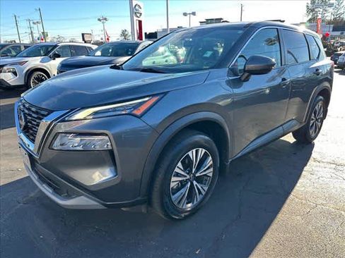 Used 2022 Nissan Rogue SV image 7