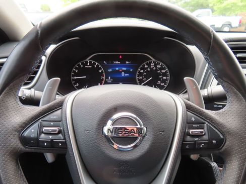 Used 2018 Nissan Maxima SR w/ Midnight Edition FWD image 18