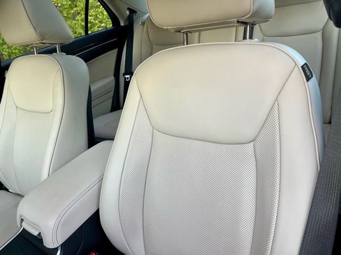 New 2023 Chrysler 300 Touring L w/ Popular Equipment Group image 12