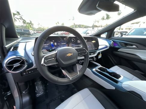 New 2026 Chevrolet Equinox EV LT image 10