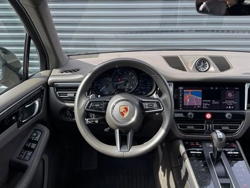 Certified 2023 Porsche Macan AWD/4WD image 18