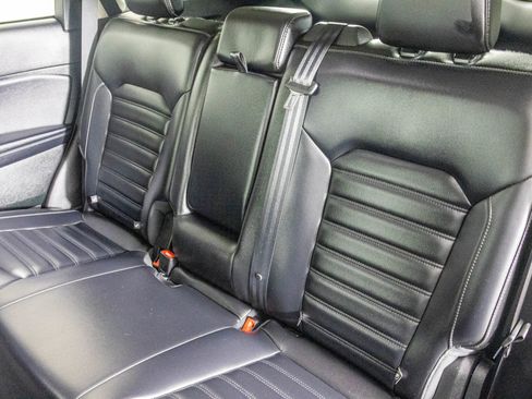 Used 2023 Ford Edge SEL image 28