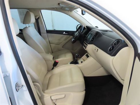 Used 2017 Volkswagen Tiguan S FWD image 37