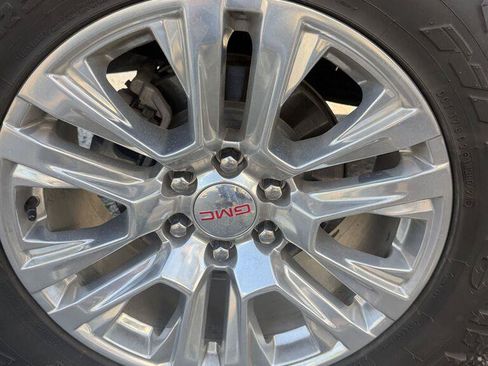 Certified 2024 GMC Sierra 1500 Denali w/ Technology Package AWD/4WD image 9