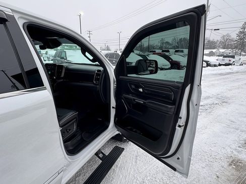 Used 2022 RAM 1500 Limited w/ Body-Colour Bumper Group image 38