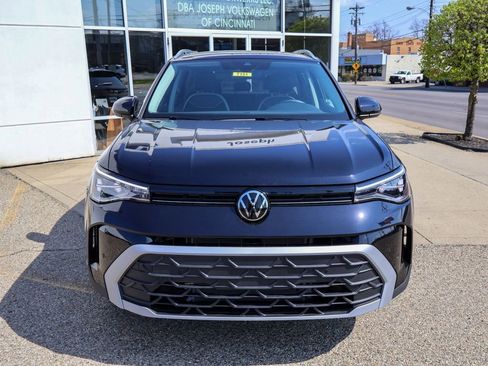 New 2026 Volkswagen Taos SE FWD image 8