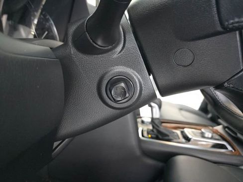 Used 2024 Nissan Armada SL image 40