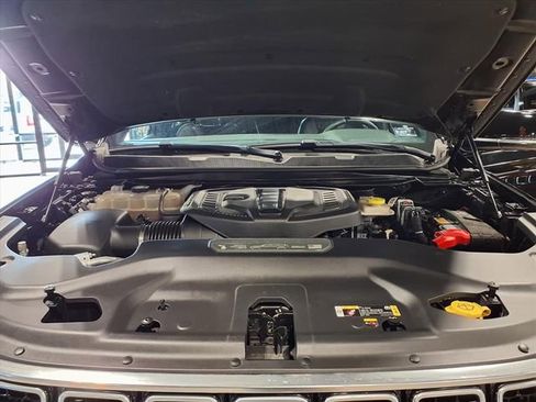 Used 2024 Jeep Wagoneer L Series II w/ Flexible Seating Group image 11