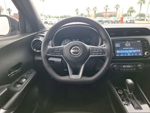 Certified 2023 Nissan Kicks SR w/ SR Premium Package FWD image 14