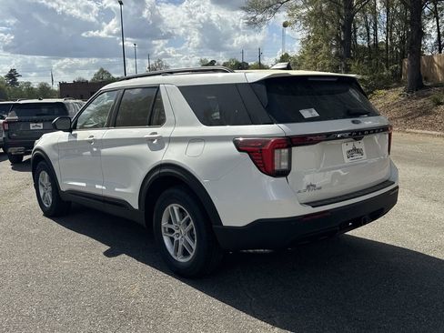 New 2026 Ford Explorer Active RWD image 5
