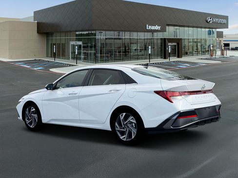 New 2026 Hyundai Elantra Limited FWD image 4
