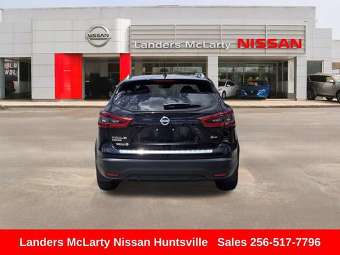 Used 2022 Nissan Rogue Sport SV FWD image 5