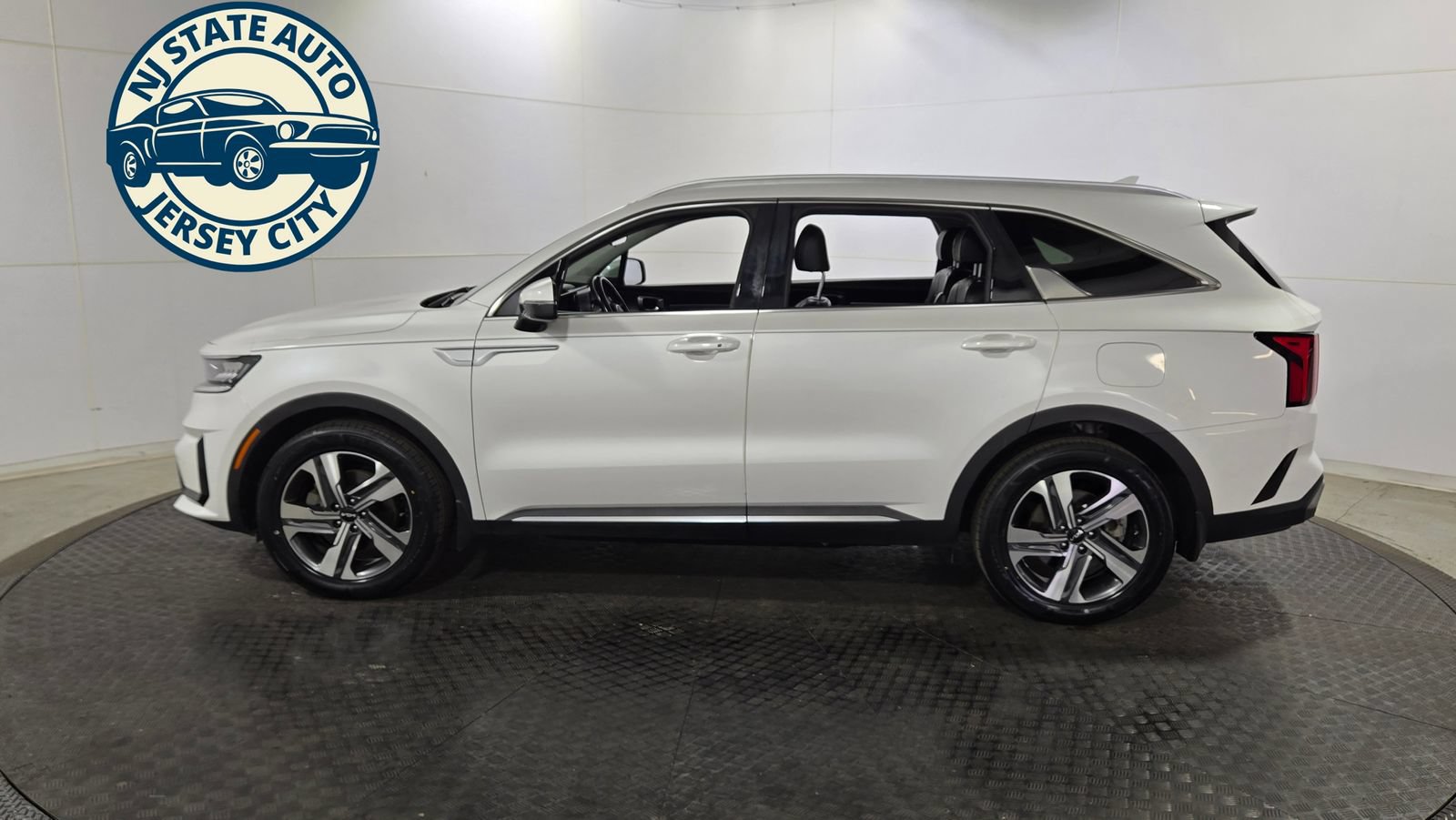 Used 2022 Kia Sorento EX w/ Panoramic Sunroof Package AWD/4WD image 4