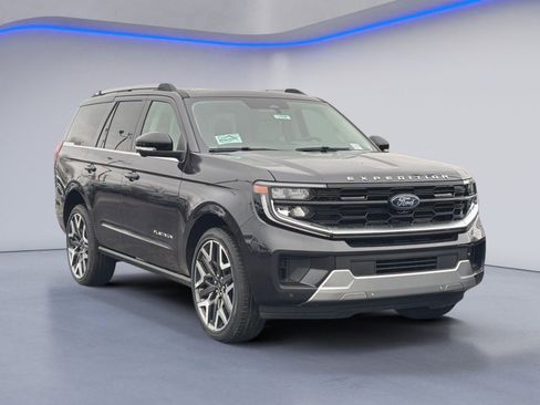 New 2026 Ford Expedition Platinum w/ Platinum Ultimate Package AWD/4WD image 8