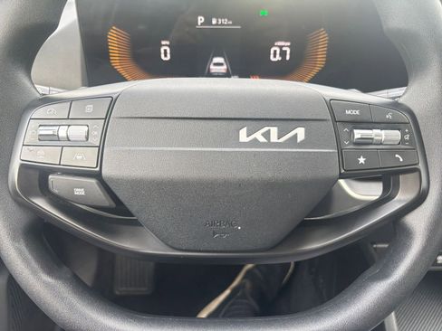 Used 2025 Kia K4 FWD image 27