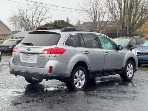 Used 2010 Subaru Outback 3.6R Limited image 4
