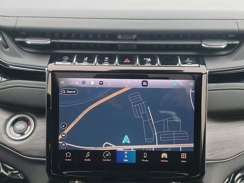 Used 2022 Jeep Grand Cherokee Overland w/ Adv Protech Group III image 30