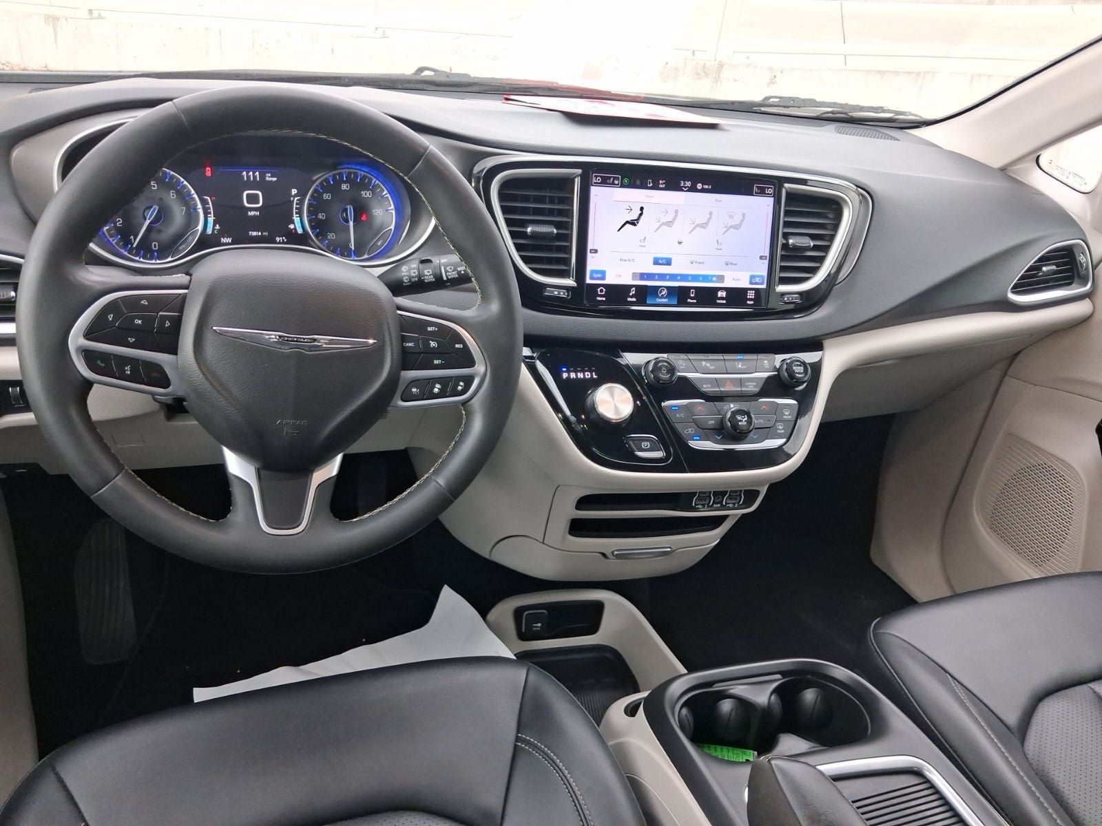Used 2024 Chrysler Pacifica Touring-L FWD image 12