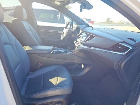 Used 2023 Buick Enclave Essence image 14