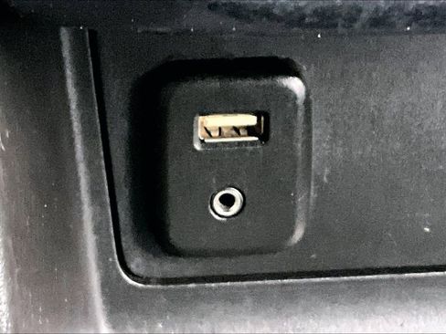 Used 2015 Chevrolet Colorado Z71 image 33