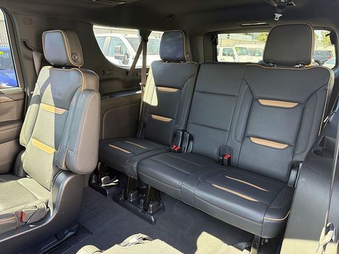 Used 2022 GMC Yukon XL AT4 w/ AT4 Premium Package AWD/4WD image 42