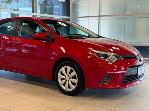 Used 2016 Toyota Corolla LE FWD image 5