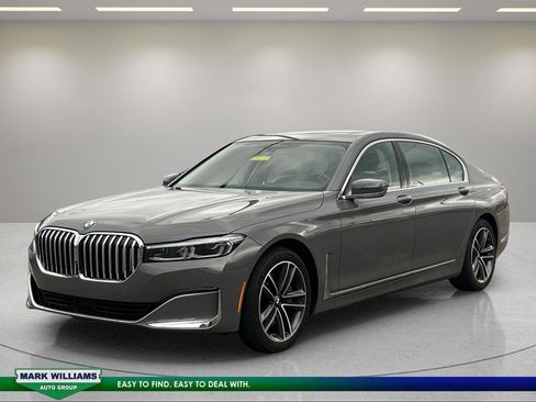 Used 2022 BMW 750i xDrive w/ Executive Package image 7