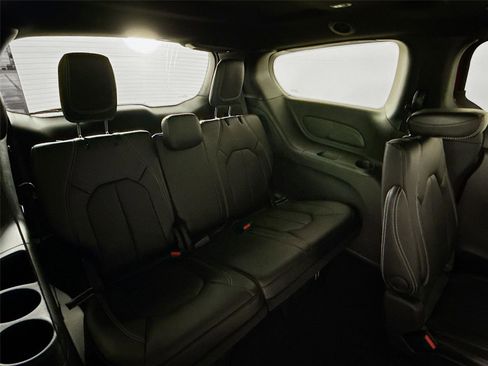 New 2026 Chrysler Pacifica Select image 28