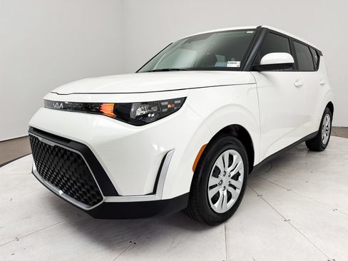 Certified 2025 Kia Soul LX FWD image 11