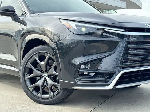 New 2026 Lexus TX 500h AWD image 9