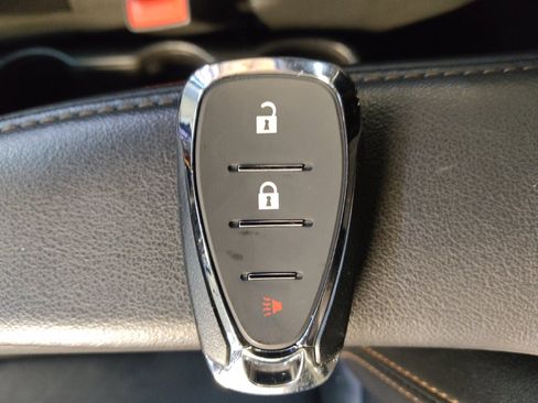 Used 2020 Chevrolet Trax LT w/ LT Convenience Package FWD image 32