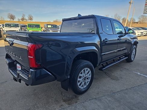 Used 2025 Toyota Tacoma SR5 image 12