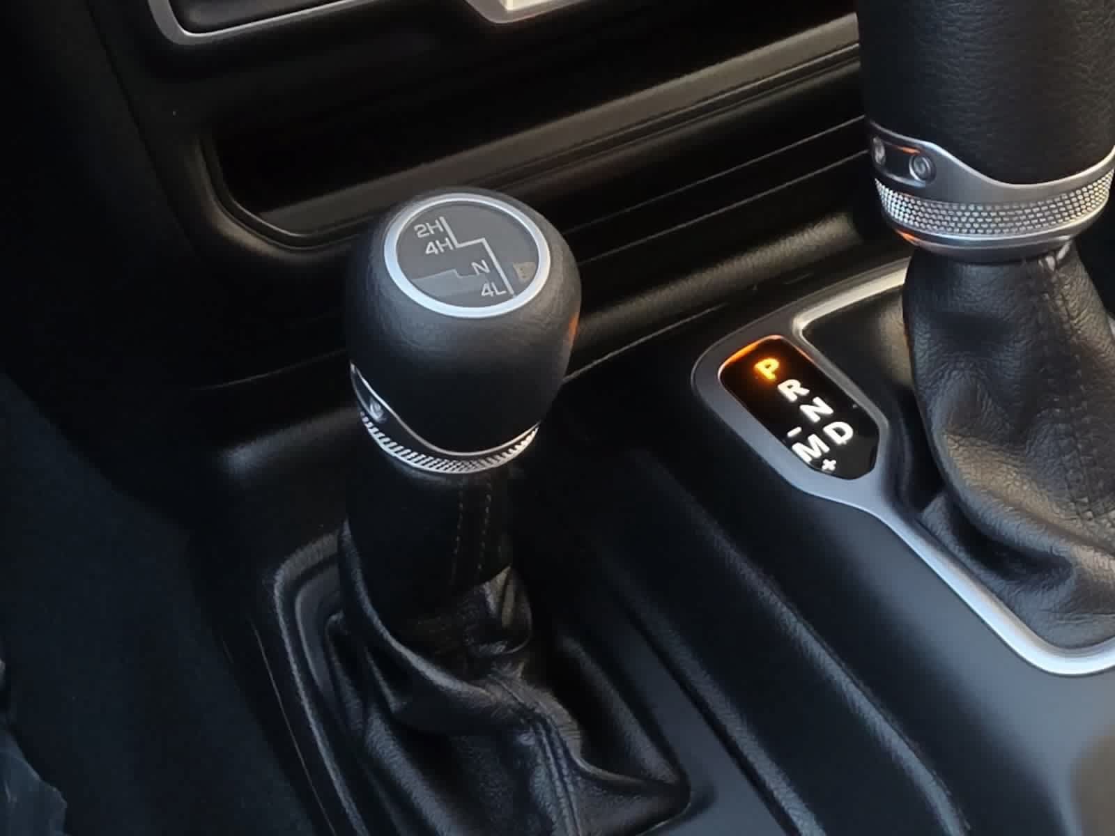 Used 2018 Jeep Wrangler Unlimited Sport S AWD/4WD image 21