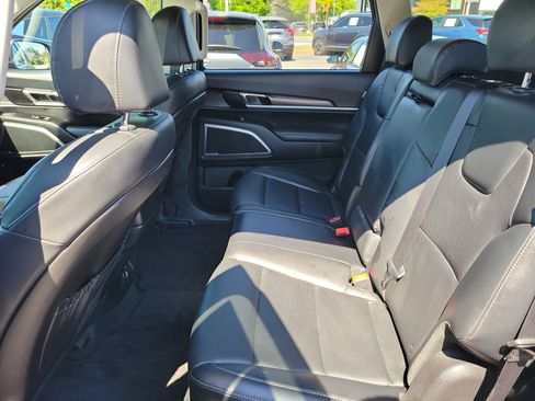 Used 2023 Kia Telluride LX FWD image 11