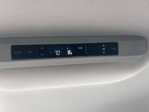 Used 2024 Toyota Sienna LE image 15